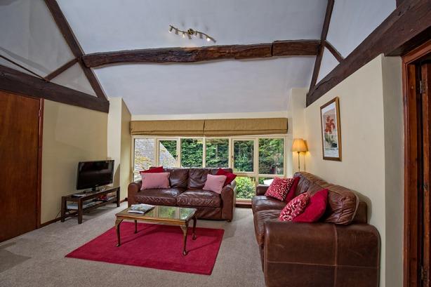 The Hay Loft An impressive first floor Two Bedroomed spacious apartment with an Entrance Lobby and stair from the ground