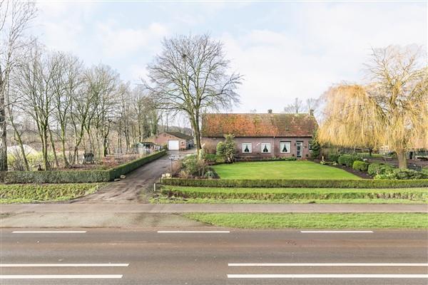 Available from : negotiable Land registry particulars: Municipality of Venray, section I, number 221, total area 21.149 m².