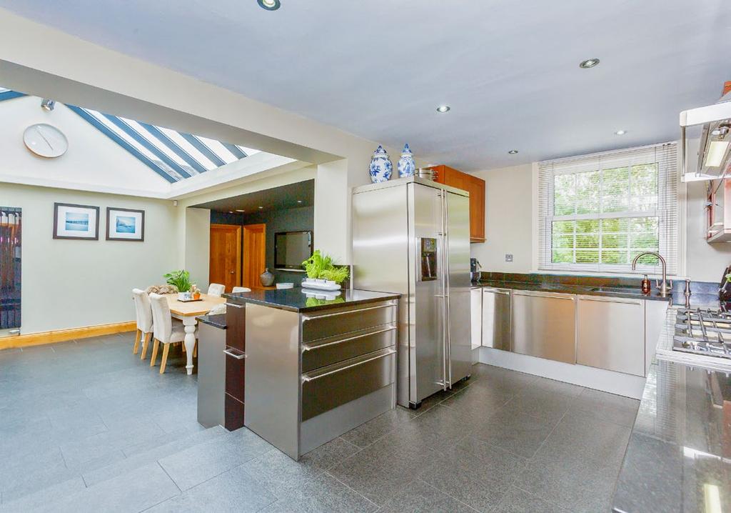 ATTRACTIVE 5 BEDROOM HOUSE WITH INDOOR POOL COMPLEX ON THE EDGE OF THE LINCOLNSHIRE WOLDS MOOR HOUSE BRIGSLEY ROAD, ASHBY-CUM-FENBY, DN37 0QN Entrance hall sitting room