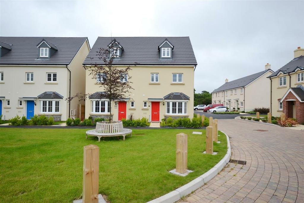 LOCATION The village of Lamphey has a plethora of History and boasts the Lamphey Palace Ruins, Church, Inns, School, Bakery and local shop to name a few of the amenities available whilst within a