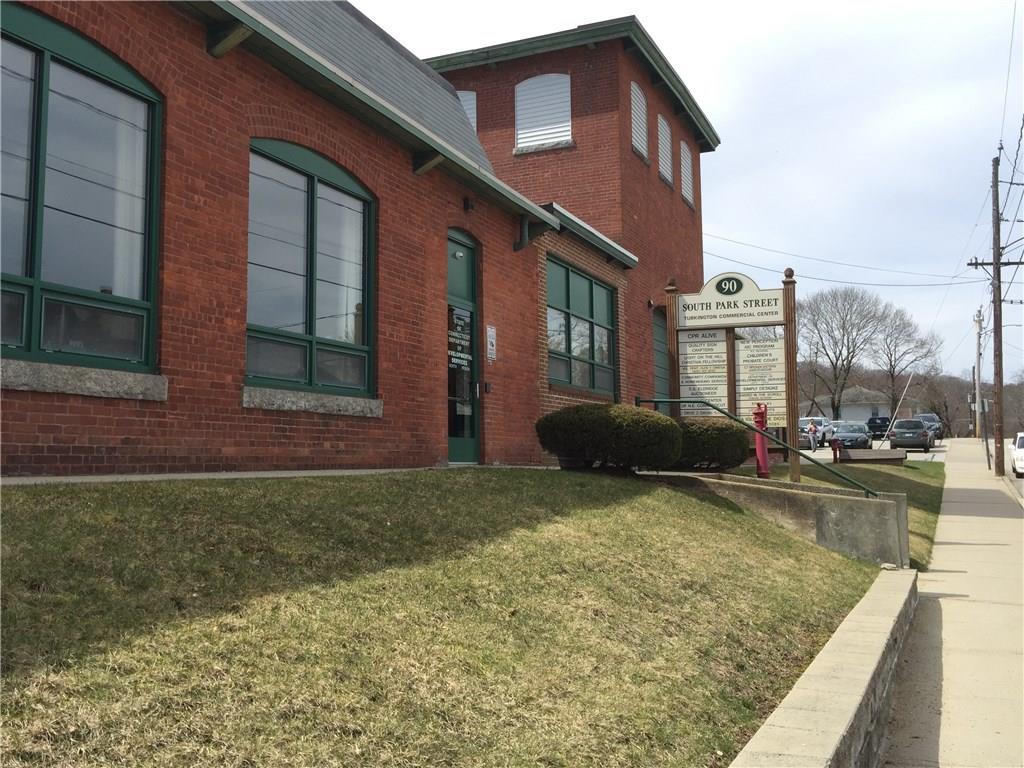 90 South Park Street, Windham Commercial Property Available For Lease: $12.00 MLS# G10202577 Well maintained dividable office suites available: 2950 sq ft and 3300 sq ft.