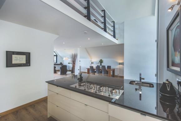 EXCEPTIONAL CONTEMPORARY HOUSE ADJACENT TO THE HISTORIC HOLGATE WINDMILL 41 WINDMILL RISE, YORK, YO26 4TU Open plan dining/kitchen and living sitting room with balcony first floor lounge 4 bedrooms,