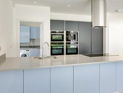 Specifications UNCOMPROMISING ATTENTION TO DETAIL Kitchens and utility rooms Individually designed contemporary Italian Kitchens by Stosa Cucine, combine fabulous style with function.