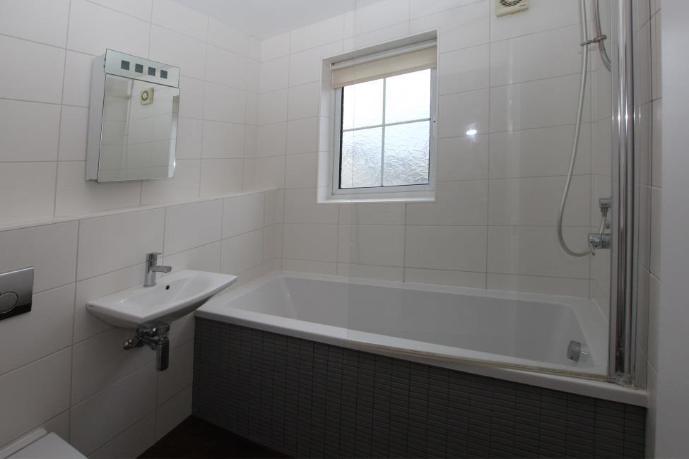 Bathroom 7 x 6 2 Fitted three piece white suite