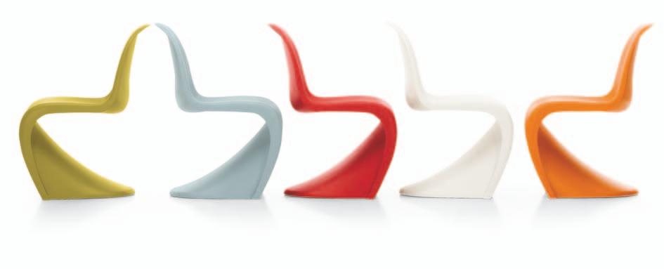 The Panton Chair is a furniture design classic. Verner Panton created it back in 1960, and together with Vitra, he developed a version that was ready for series production (1967).