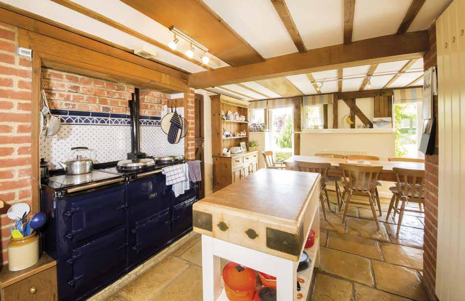 Poughcombe Barns OGBOURNE ST ANDREW WILTSHIRE Delightful barn conversion with flat, stabling and paddocks close to Marlborough Porch Dining hall Sitting room