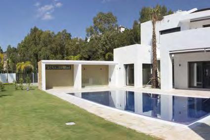 Top quality contemporary villa in gated first line golf urbanization Ref: v7rva