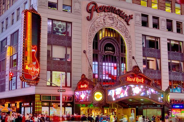 The most successful Hard Rock Café in the U.S. is in the adjacent building The New York Hard Rock Café is in the building that stands between the Times Square Building and Times Square.