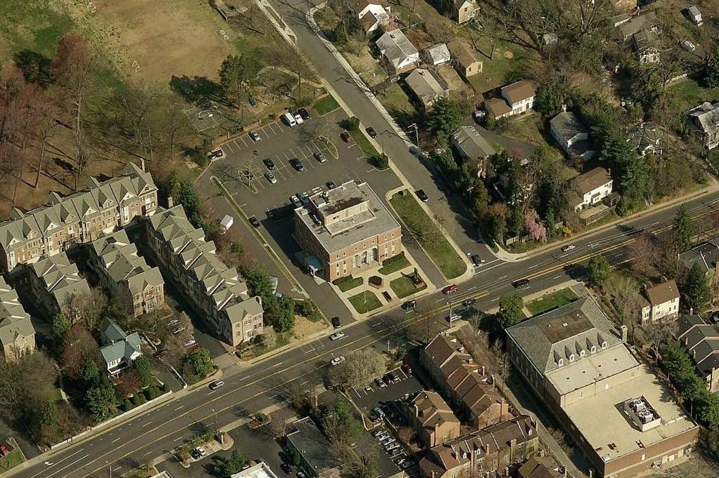 Page 6 N Source: Image from Bing Maps Existing Development: The site is currently occupied by the SunTrust Bank Building, a threestory brick building with a bank on the ground floor and office uses