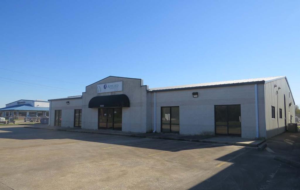 5455 HIGHWAY 347 NEDERLAND, TEXAS 77627 PROPERTY FEATURES: 9,543 SF building consists of: 4,230 SF office/showroom 5,313 SF insulated warehouse Includes 4 offices, conference room, break room, 2