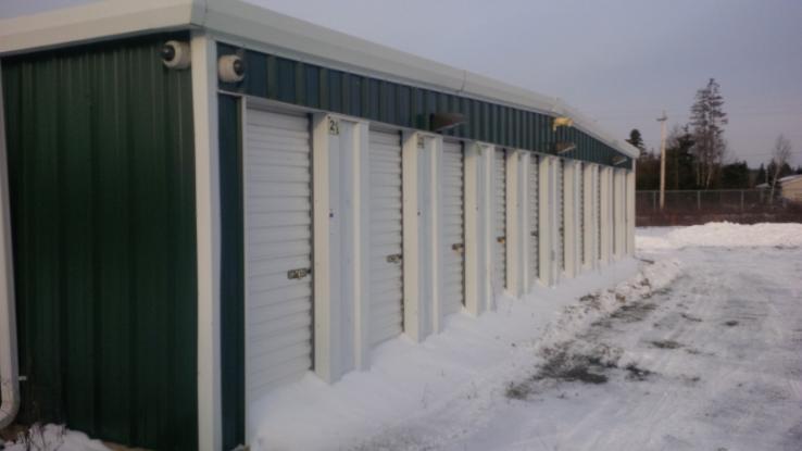 EXECUTIVE SUMMARY 5 Colford Drive is a 5,000 square foot former self-storage facility recently operating as Dolphin Mini-Storage, located in the Eastern Shore Industrial Park in East Chezzetcook,