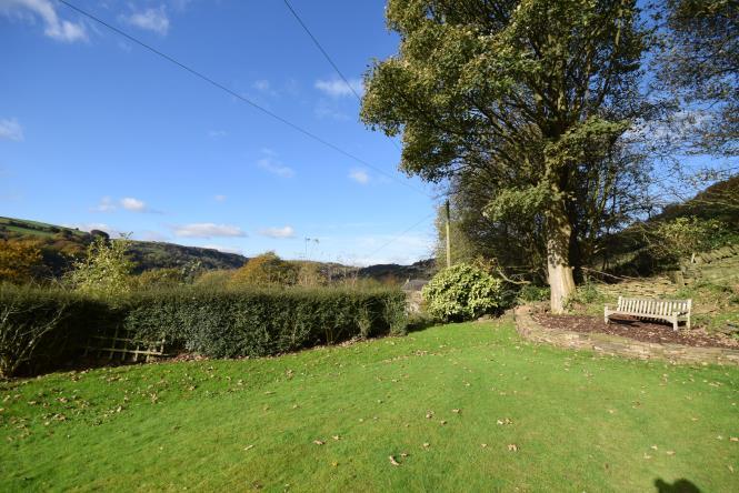 There are fantastic country walks throughout the Shibden Valley, with it's country pubs, the award winning Shibden Mill Inn less than a 10 minute walk away, restaurants and Shibden Hall and Park with