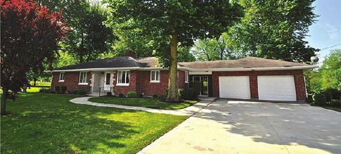 com 937-547-0064 114 Eastwood Dr $88,500 Nice 3 bedroom, maintenance free brick ranch, close to shopping and schools. Large living room, eat-in kitchen with newer cabinets.