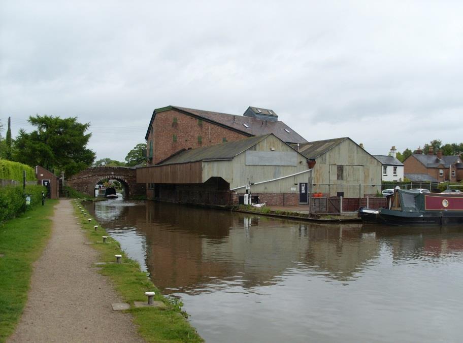 CANAL SIDE WORKSHOPS AND MOORINGS ON THE SHROPSHIRE UNION CANAL TO LET either individually or together KEY FEATURES - MOORINGS 46 jetty moorings plus