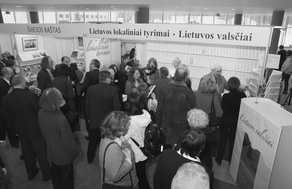 A P I E S E R I J Ą L I E T U V O S VA L S Č I A I Although the presentation of Lietuvos Valsèiai series at the traditional Vilnius Book Fair