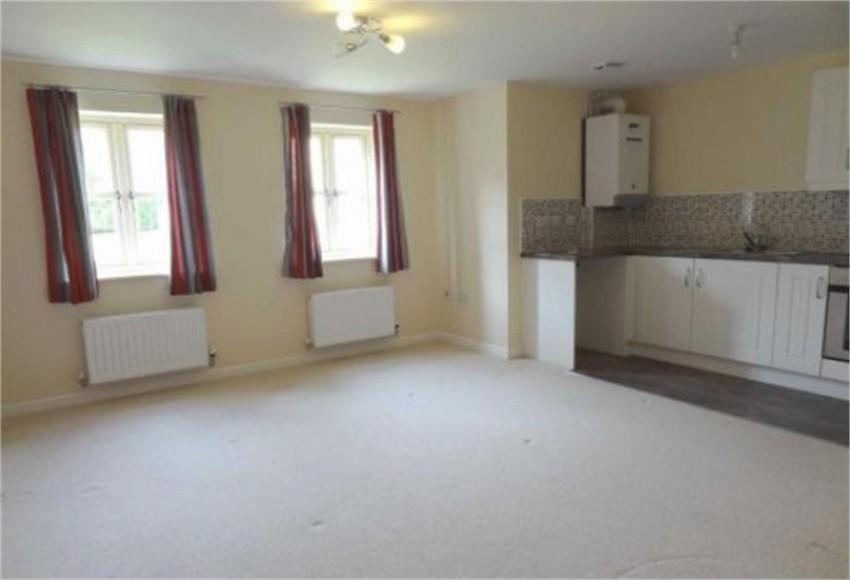 INVESTMENT SUMMARY Just 75,000 2 bed, 2 bath (one en-suite) 2nd floor apartment Built 2011 61.