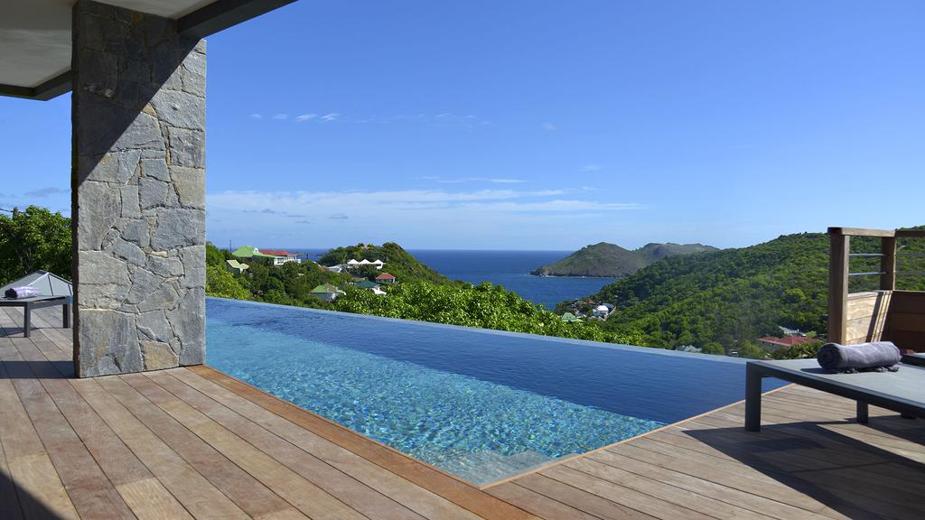 VILLA ALPAKA 1-4 BEDROOMS - FLAMANDS Ideally situated near Gustavia on the way to Flamand beaches, close to Hôtel Cheval Blanc, Villa ALPAKA with its modern architecture will meet your needs.