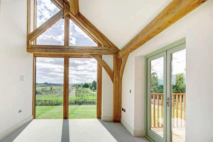 Beau House SNELSMORE COMMON NEWBURY BERKSHIRE An exceptional new green oak framed property with outstanding vistas Entrance hall Kitchen/breakfast room Dining room Study Sitting room Laundry room