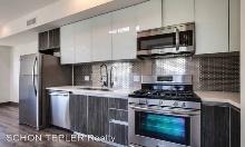Heat 5 6556 La Mirada Ave Los Angeles, CA 90038 $2,900 2+2 Built in 1965. Renovated unit with hardwood floors throughout.