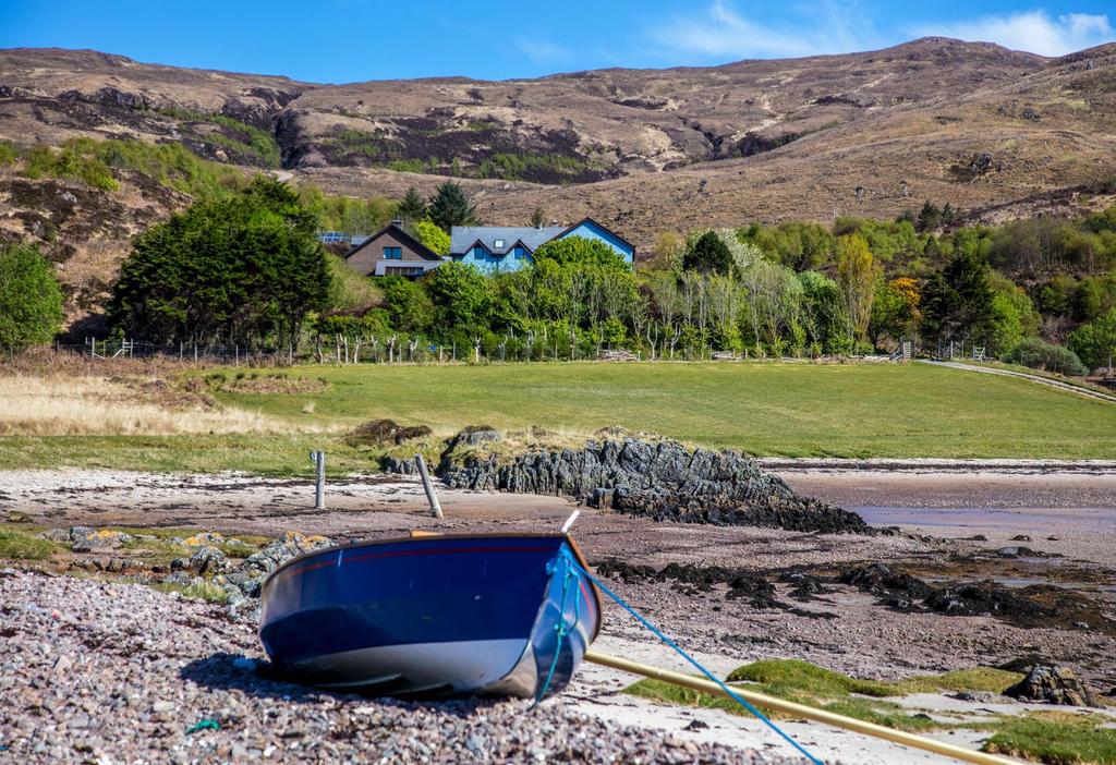 Location Sandaig occupies a truly enviable elevated setting on the western peninsula of Knoydart.