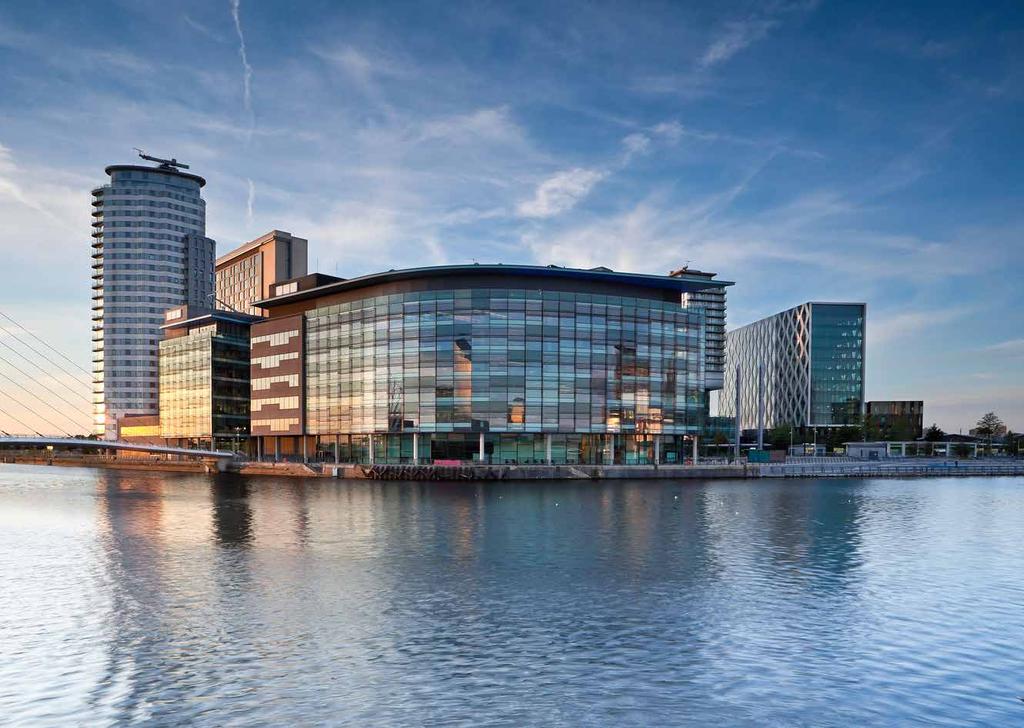 QUAYS A THRIVING UNIVERSITY CITY The University of Salford is widely regarded as one of the UK s leading enterprise universities and is home to over 20,000 students.