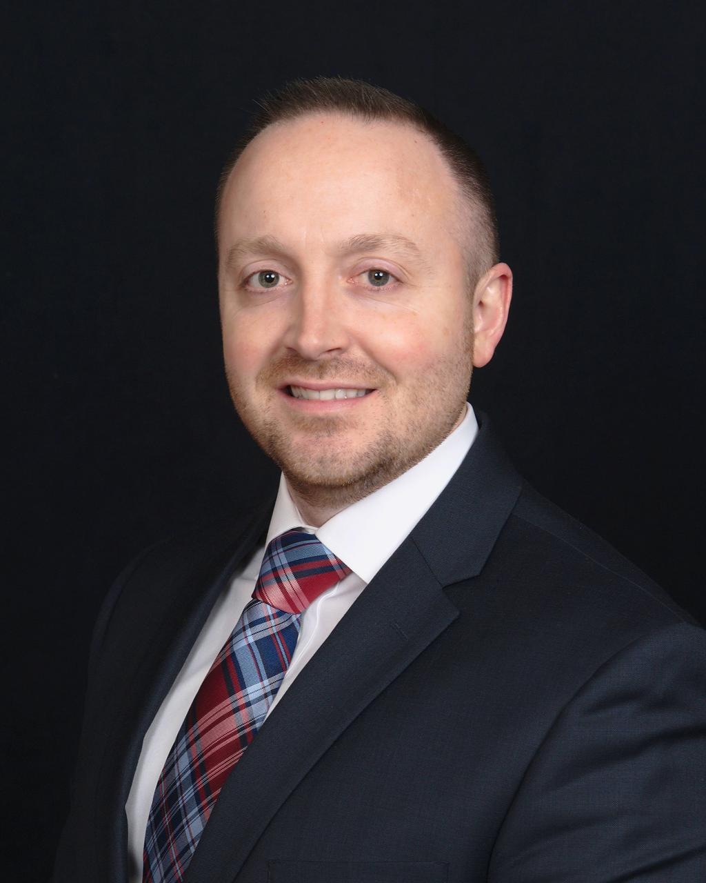Advisor Bio KYLE PASSAGE PROFESSIONAL BACKGROUND Associate Advisor Kyle Passage is an Associate Advisor with SVN/Stewart Commercial Group with a focus on Livingston County commercial real estate as