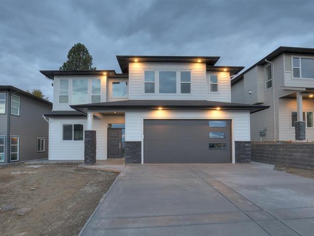 1033 EDGEHILL PLACE Sub Area South Kamloops Current Price $649,900 Style Two Storey Title Freehold Taxes $1,695 (2017) MLS 142213 Original Price $669,900 Age of Dwelling NE Oct 31/17 $649,900 Zoning