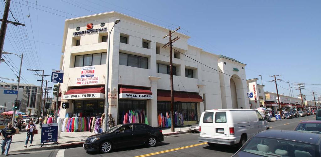 14 100,000 SF 900 S WALL STREET This 100,000 square foot retail building with rooftop parking is located