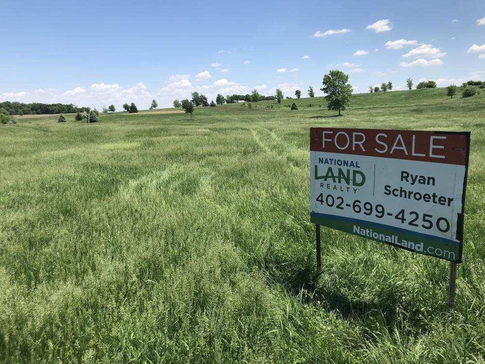 OVERVIEW: Lake Okoboji Lake land for sale in Dickinson County, Iowa.