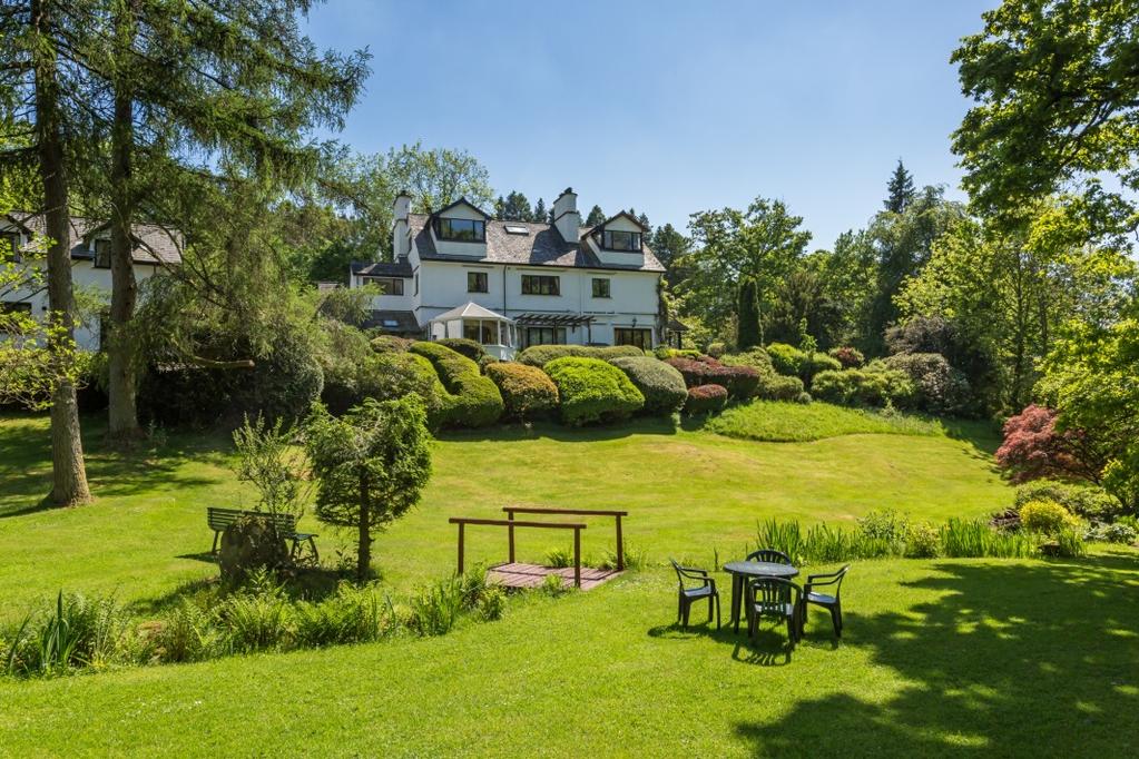 Packway House Crook Road, Windermere Packway House is a beautifully located 4 bedroom family house with 5 self catering apartments nestling among Lakeland Fells which surround Lake Windermere.