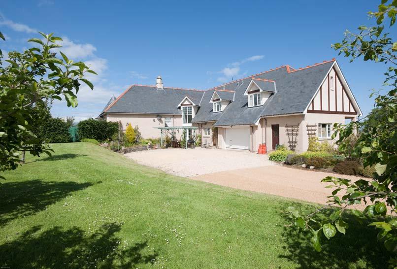 CABERFEIDH HOUSE, AULDEARN, NAIRN IV12 5JZ A substantial and beautifully presented modern home with spectacular views to the Moray Firth. Nairn 3 miles. Airport 12 miles. Inverness 20 miles.