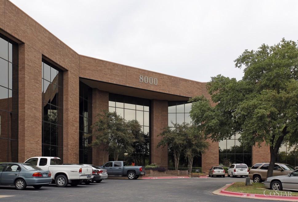 OFFERING SUMMARY Suite 200/201 SF: 5,581-17,137 SF Lease Rate: 14.