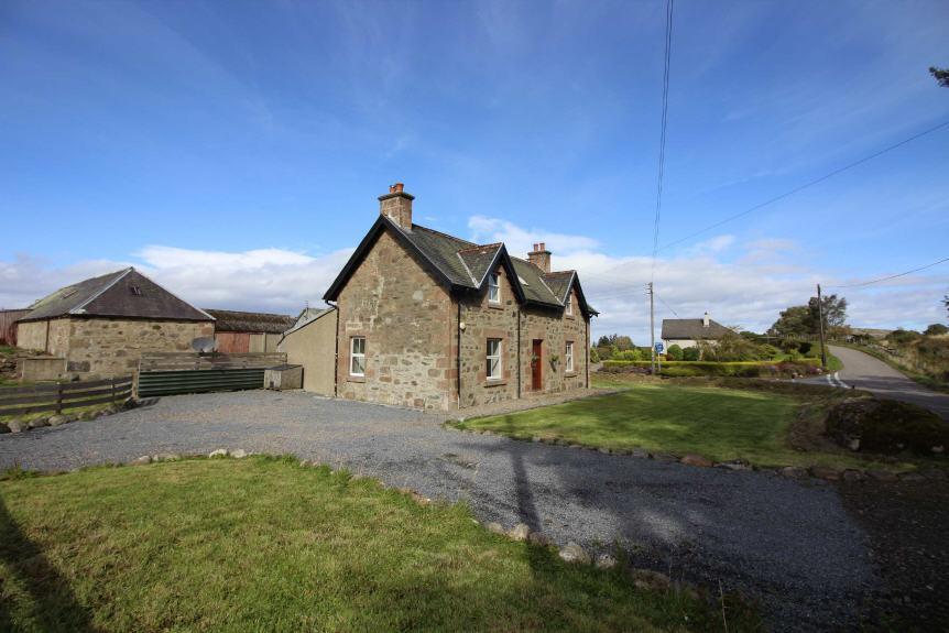 Mattoch is a 3 bedroom traditional farmhouse which boasts charm and character and offers well-proportioned spacious accommodation.