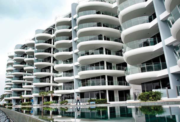 EDGEPROP DECEMBER 11, 2017 EP3 MARKET WATCH Price recovery at Sentosa Cove condos, but more could be put up for auction BY LIN ZHIQIN An auction by ERA on Dec 11 will see a 2,433 sq ft, four-bedroom