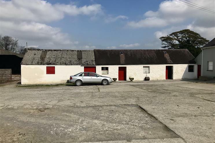 Hafod Hir Capel Dewi, Carmarthen, Carmarthenshire, SA32 8AE Offers in the region of 550,000 A Superb Small Farm of 37 acres or thereabouts set in a wonderful location on the fringe of the village of