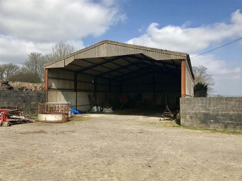 27m) STABLES 14'11" x 14'5" (4.56m x 4.40m) with loft above. CUBICLE HOUSE 61'3" x 23'2" (18.
