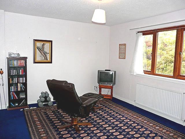 BEDROOM 1 En-Suite option (currently used as sitting room) 3.4m x 4.