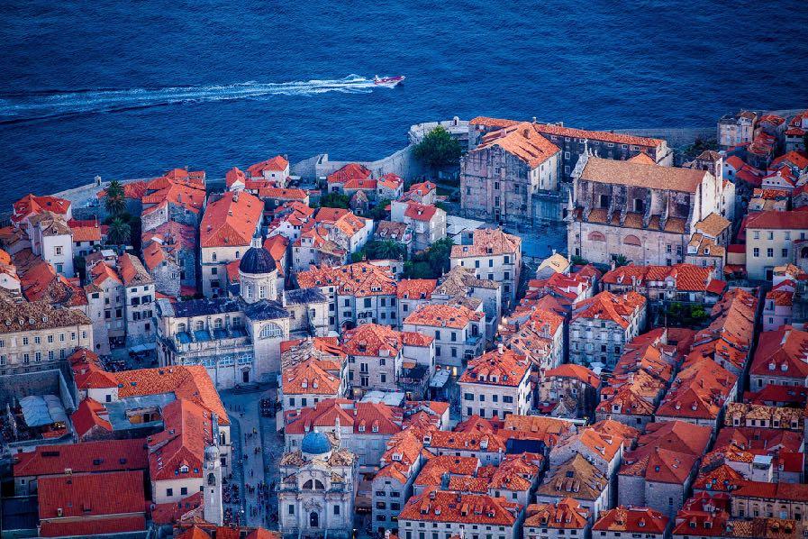 SET IN THE CENTER OF DUBROVNIK OLD CITY, SUNCE PALACE S ARE LOCATED JUST A FEW STEPS FROM FAMOUS STRADUN STREET.