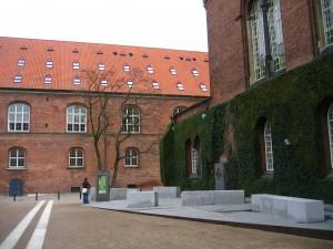 move Danish Jews were saved through the effort of their compatriots and neighbors during the tragic years of the war In this way the Danish Jewish Museum differs from other European Jewish Museums,