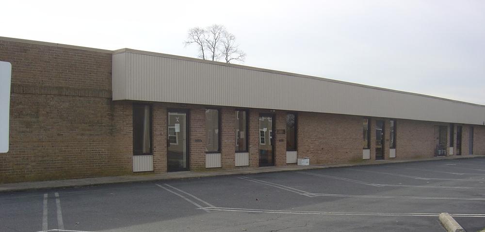 Property Summary OFFERING SUMMARY Sale Price: $549,000 Cap Rate: 7.68% NOI: $42,152 Lot Size: 1.34 Acres Year Built: 1988 PROPERTY OVERVIEW 5,821 sq.ft. office building on 1.34 acres.