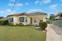Land size: 729m2 SHORTLAND, 8 Malta Street FIRST HOME BUYERS NOTE With a bit of TLC there is an opportunity to establish a nice family home.