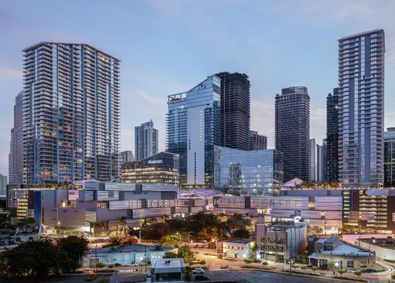 Brickell City Centre, Miami Future Residential Development 523,000 sf Future Mixed-use Development 1,444,000 sf Located in the centre of the Brickell financial district of Miami, with a light rail