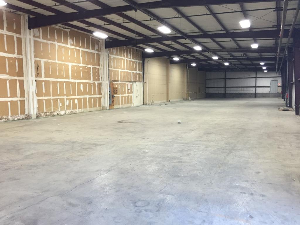 FOR LEASE 1512 I-35 W Denton, TX 76210 USES: Industrial Building / Warehouse