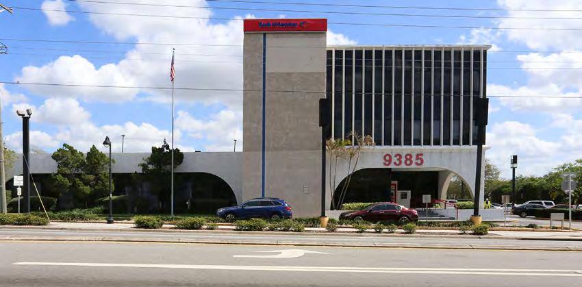 2 INVESTMENT OVERVIEW INVESTMENT OVERVIEW Marcus & Millichap is pleased to present this Bank of America retail condominium in Temple Terrace, Florida, 10 miles north of downtown Tampa.