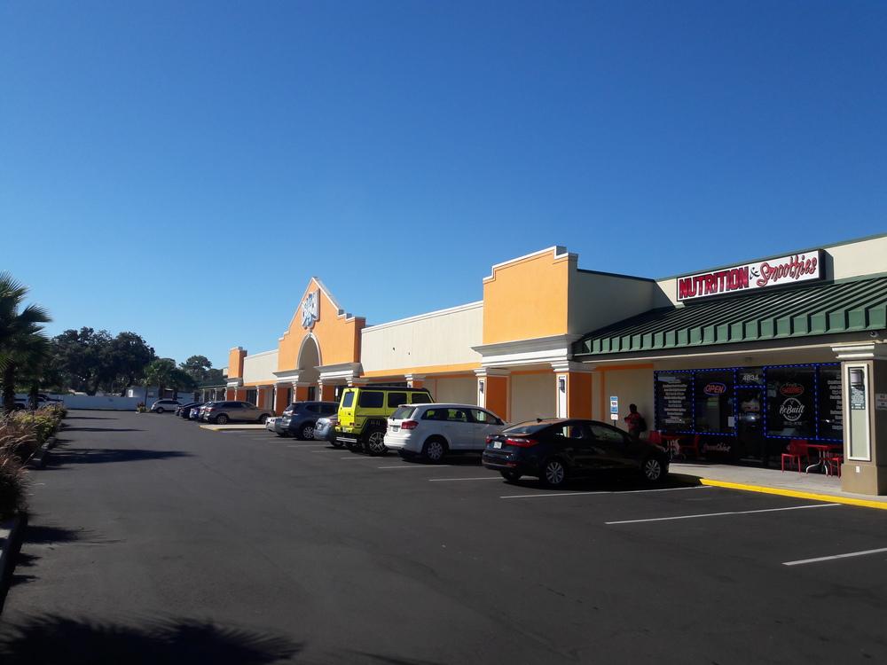 Executive Summary PROPERTY OVERVIEW is located in a heavy retail corridor in Bradenton, FL offering excellent visibility and easy ingress/egress on US 41.