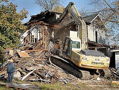 Lessons Learned Good data and mapping critical Precise geographic targeting Sustain at-risk owners through workouts Demolish obsolete & blighted properties Renovate and