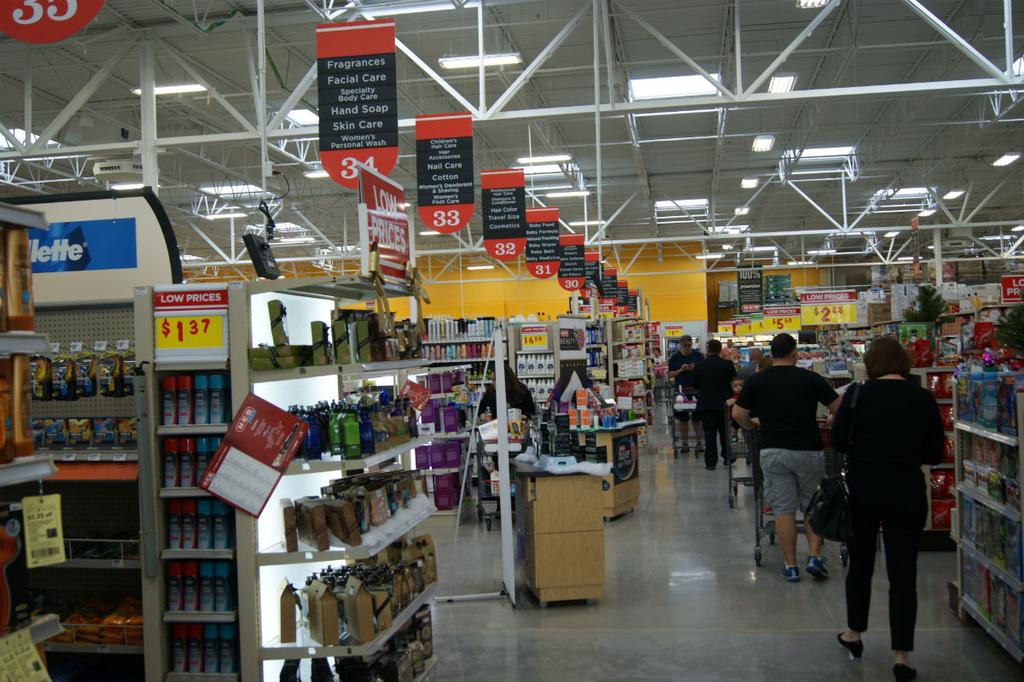 At 8 a.m. Wednesday, Hutto s only grocery store opened at 5000 Gattis School Road at SH 130. The 121,000-square-foot H-E-B Plus offers everyday grocery items and gourmet selections.