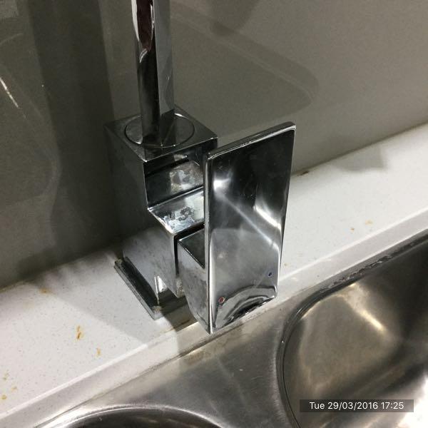 unit/taps (2/4) Kitchen 