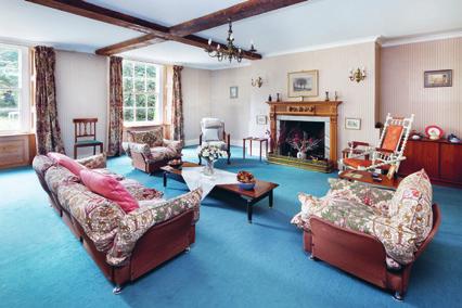 The Old Manor House CHESTERTON, OXFORDSHIRE OX26 1UD A historically important village house with