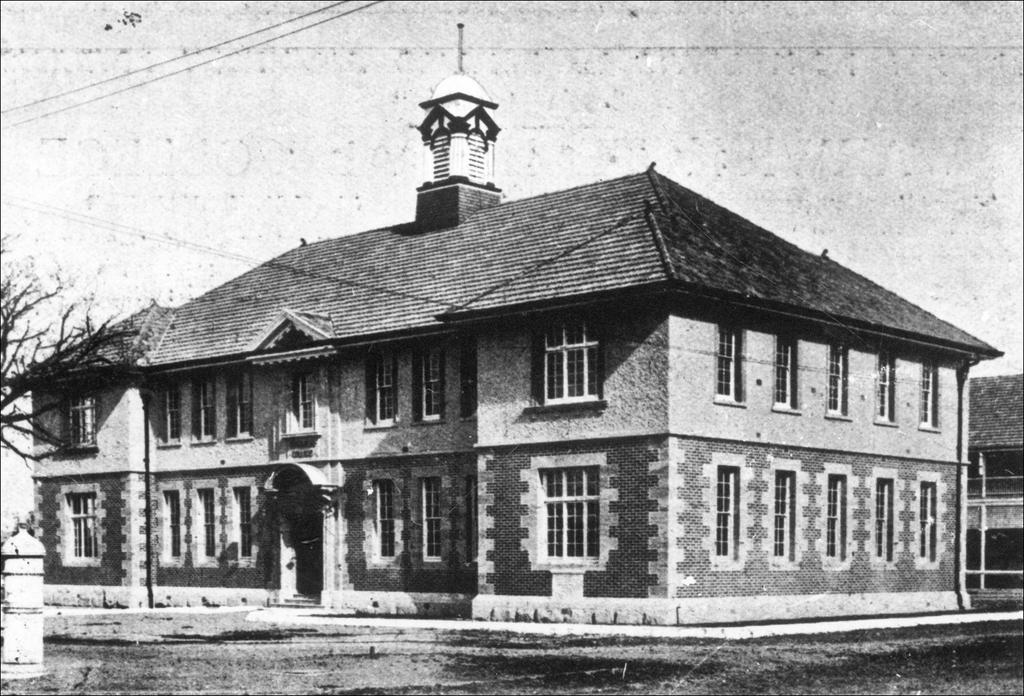 Warwick Technical College and State High School, 1915.